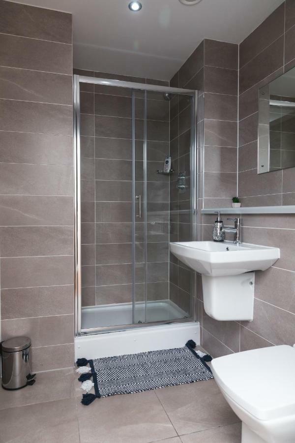 מנצ'סטר Studio Apartments Free Street Parking Subject To Availability מראה חיצוני תמונה